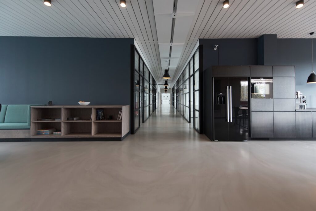 Ground-floor commercial space on Pekini